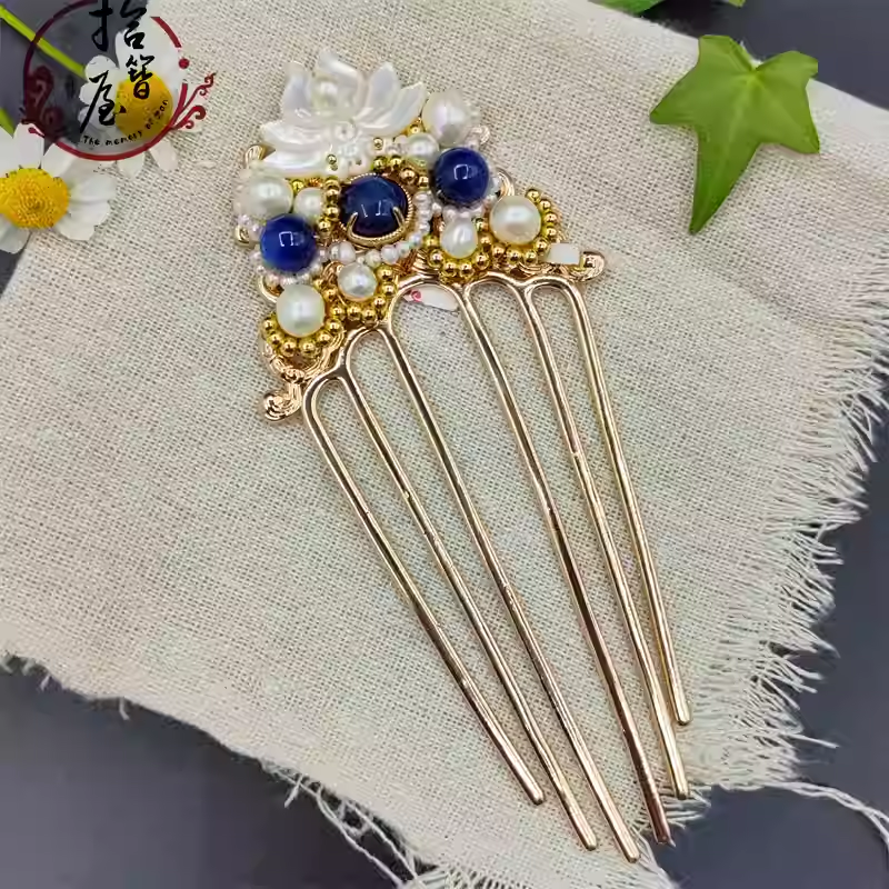 Retro court pearl hair comb