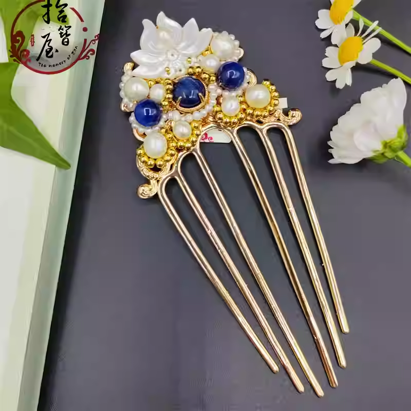 Retro court pearl hair comb