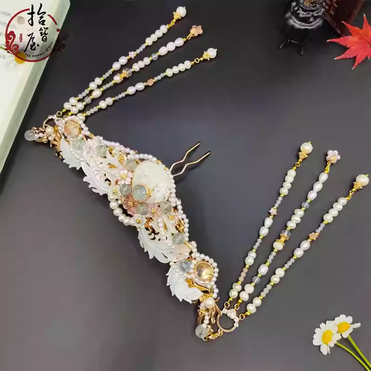 Pearl hair crown with tassels